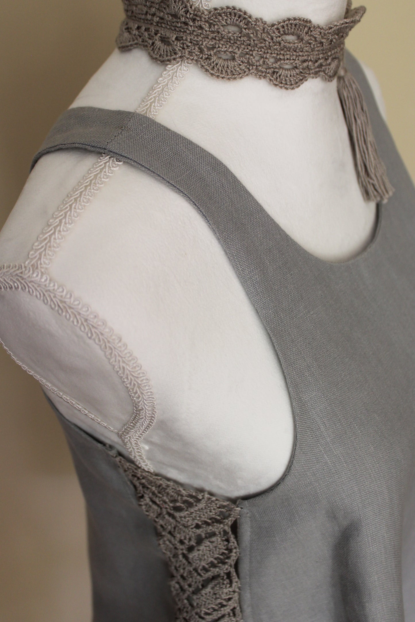 Emmi Sleeveless